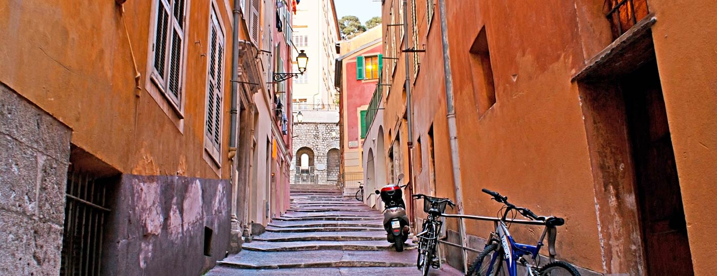 Découvrez la vieille ville près de votre hôtel du vieux Nice